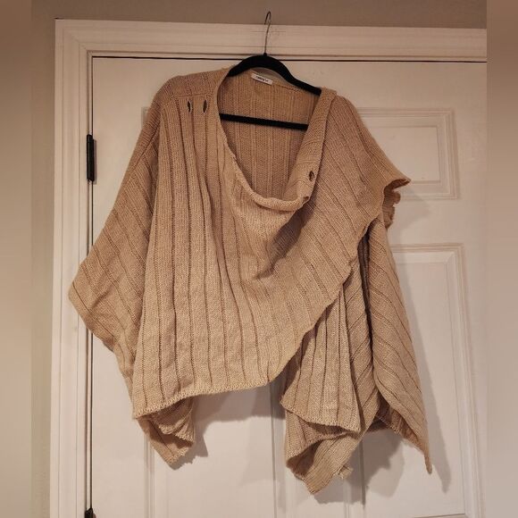 Casting tan wrap sweater - Picture 1 of 4